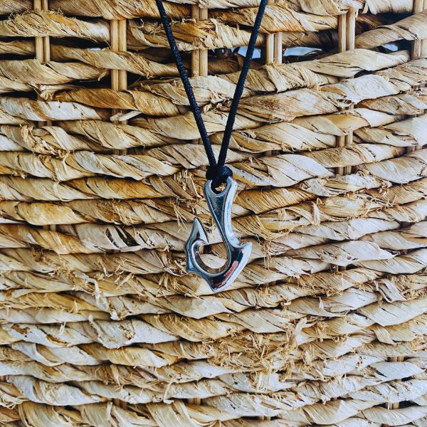 Collier Pendentif Femmes Hei Matau Maori - Collier de protection - Polynésie / Nouvelle Zélande