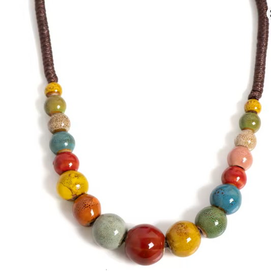 Collier en Céramique Multicolore – Création Artisanale de Martinique
