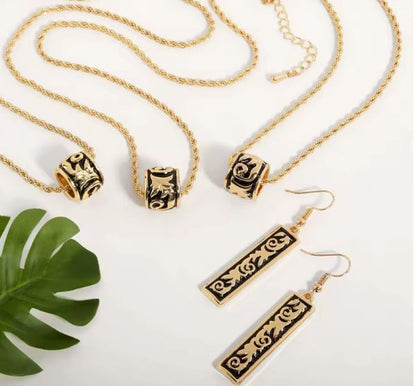 Ensemble de Bijoux des Îles Samoa – Collier & Boucles d’Oreilles Émaillés Noirs